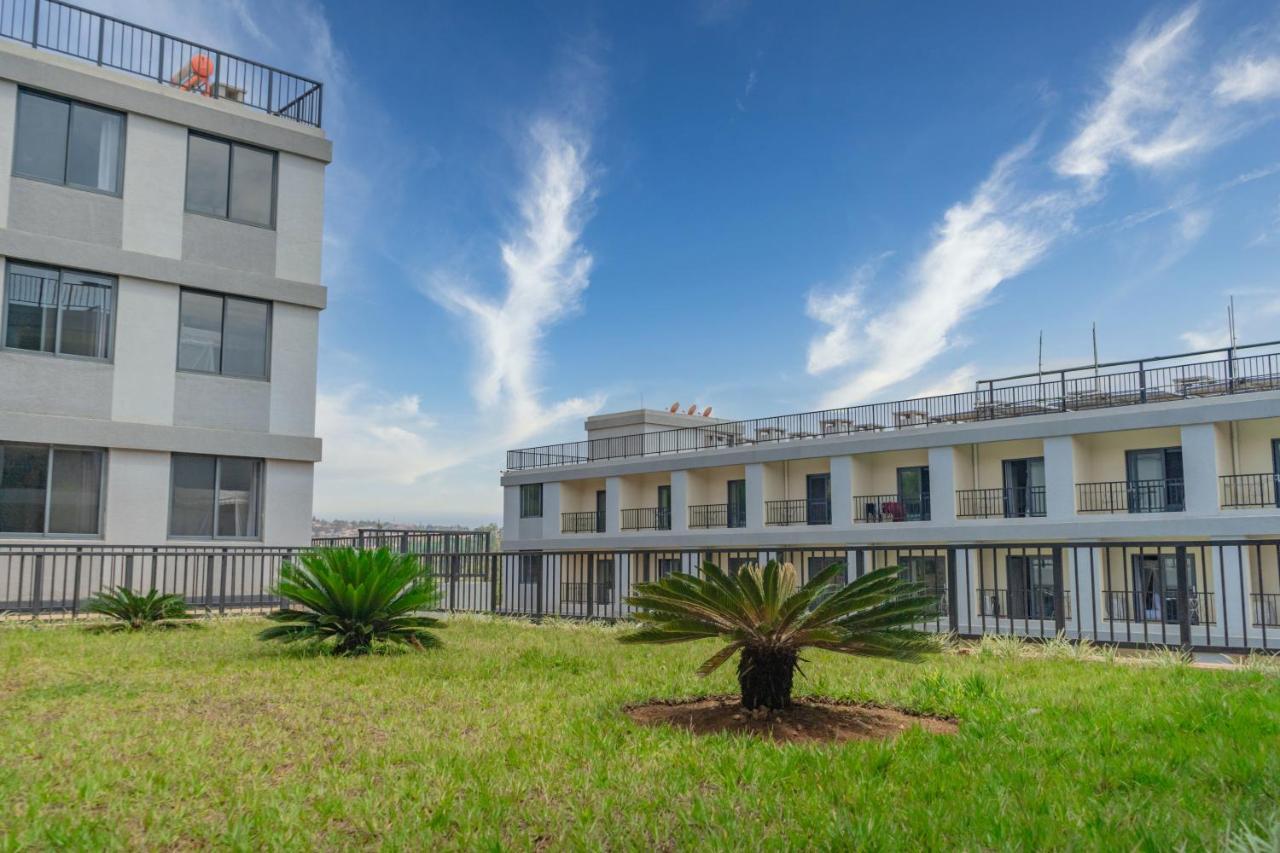 Phoenix Apartment By Link Kigali Extérieur photo